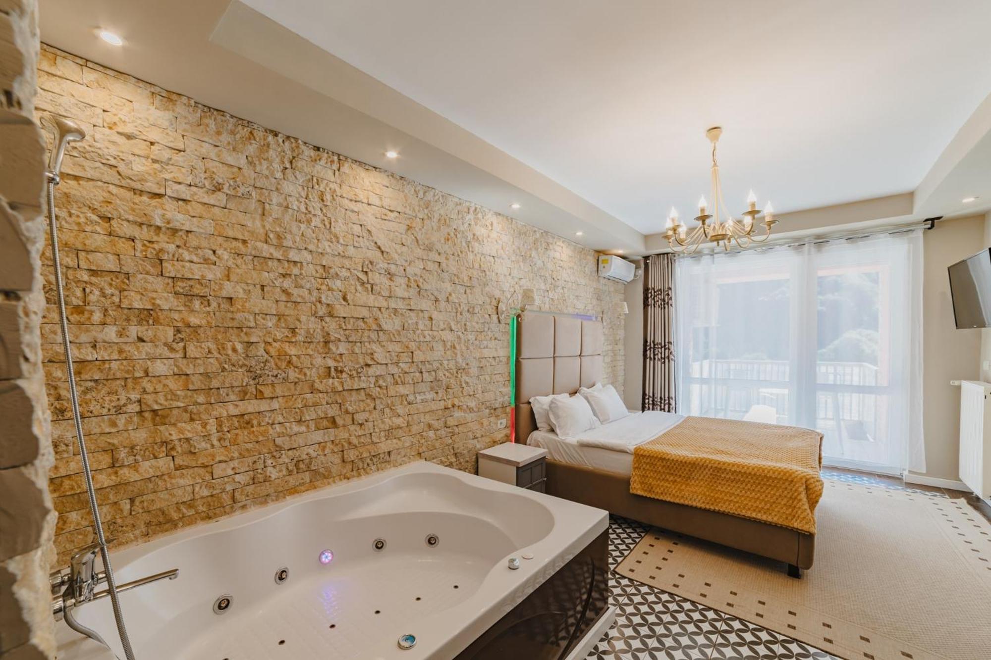 Romantic Jacuzzi Belleview Studio Sinaia Esterno foto
