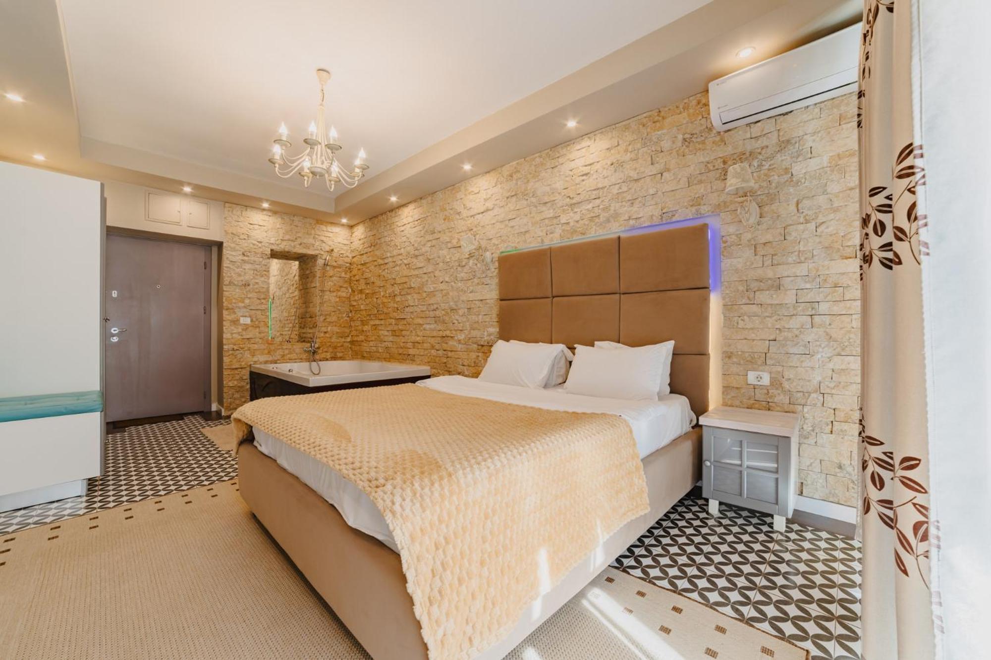 Romantic Jacuzzi Belleview Studio Sinaia Esterno foto